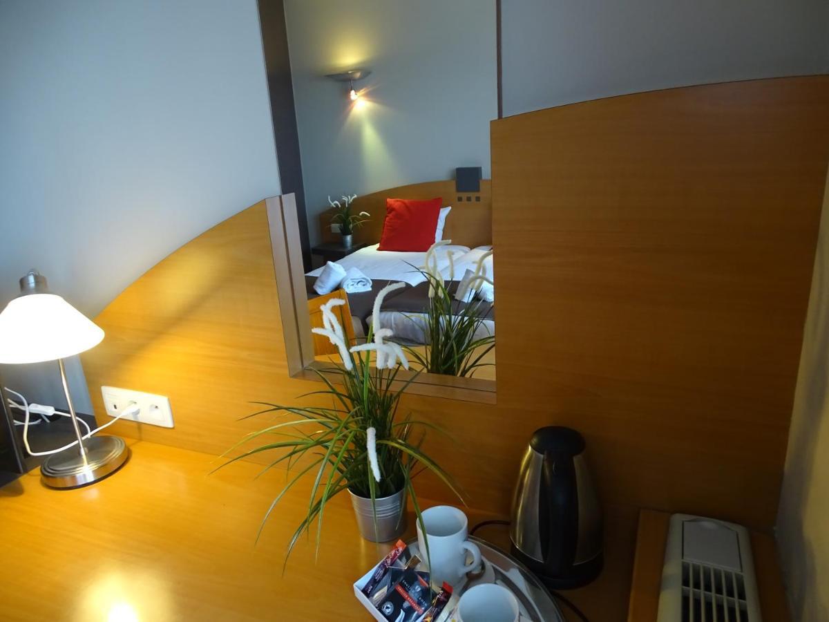 Value Stay Brussels Expo Hotel Bagian luar foto