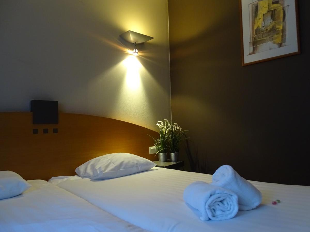 Value Stay Brussels Expo Hotel Bagian luar foto