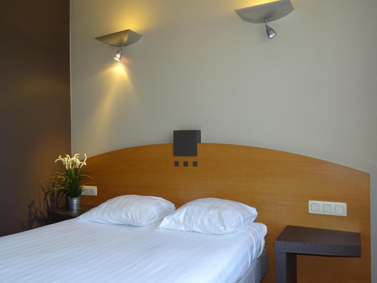 Value Stay Brussels Expo Hotel Bagian luar foto